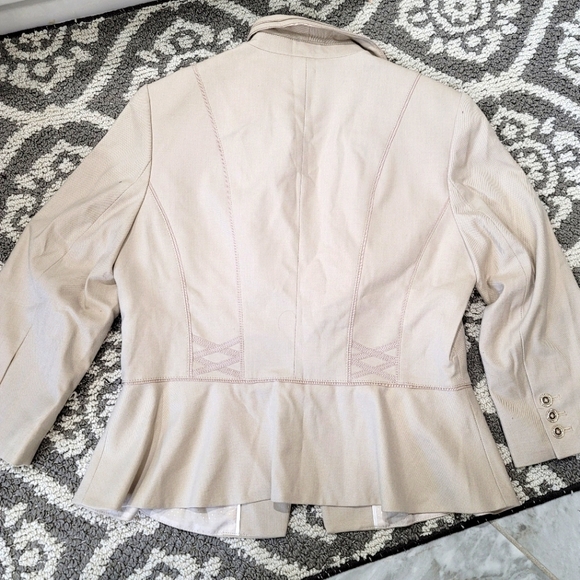WHITE HOUSE BLACK MARKET Tan Peplum Blazer Size 10 - Picture 2 of 7